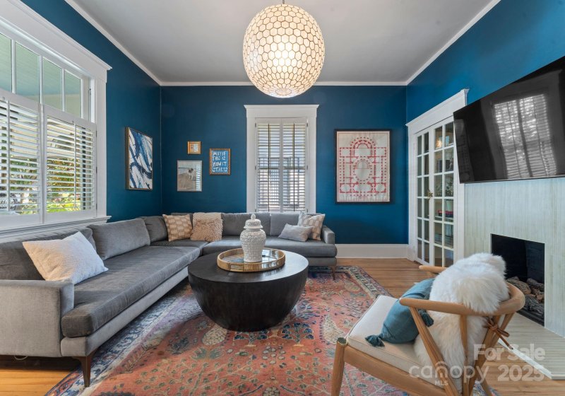 Property image 4 of 504 E Kingston Avenue in Dilworth, Charlotte, NC 28203