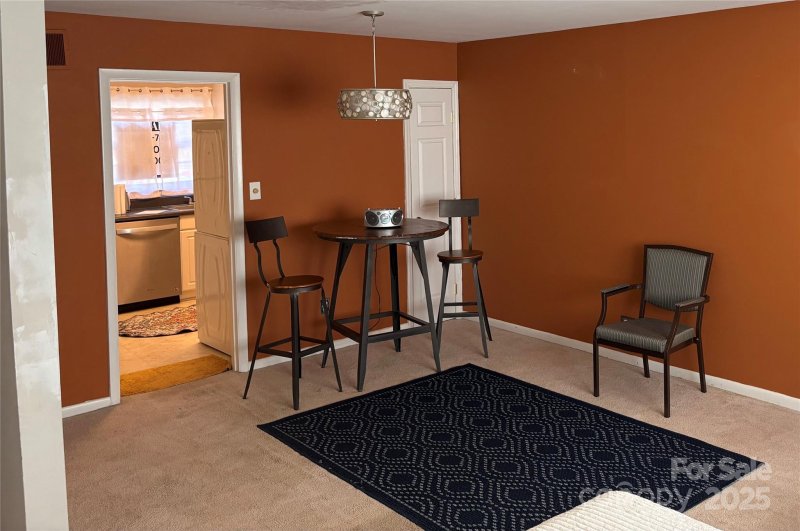 Property image 4 of 4609 Coronado Drive in Coventry Woods, Charlotte, NC 28212