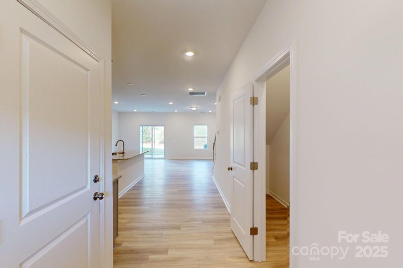 Property image 3 of 3216 Lilac Grove Drive in Aberdeen, Charlotte, NC 28269