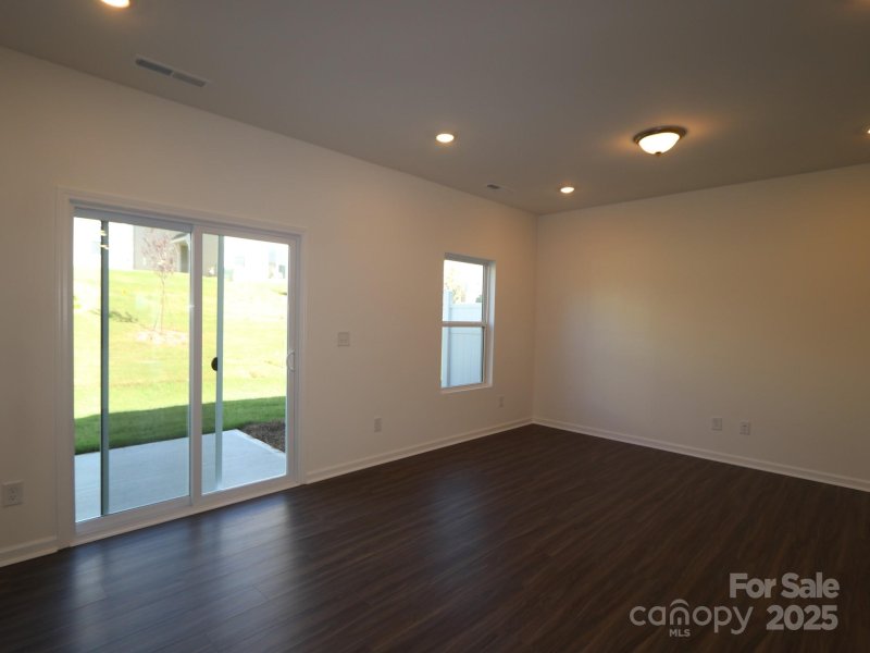 Property image 4 of 3230 Lilac Grove Drive in Aberdeen, Charlotte, NC 28269