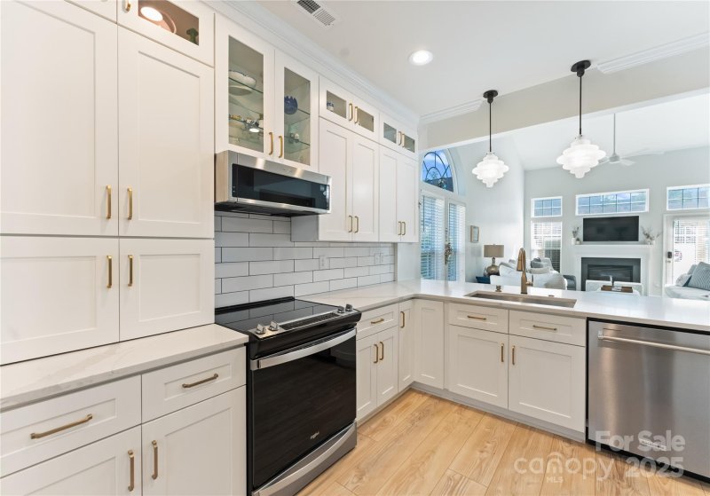 Property image 5 of 6040 Queens Walk Court in Glen Laurel, Fort Mill, SC 29707