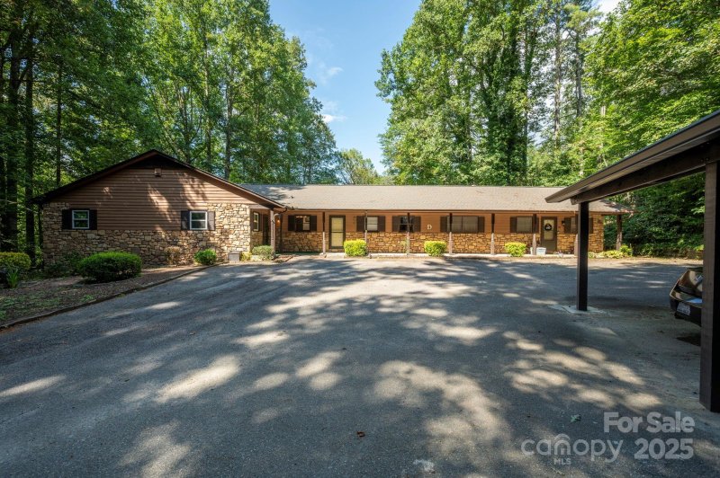 Property image 2 of 31 Unity Court in Timberlake, Etowah, NC 28729