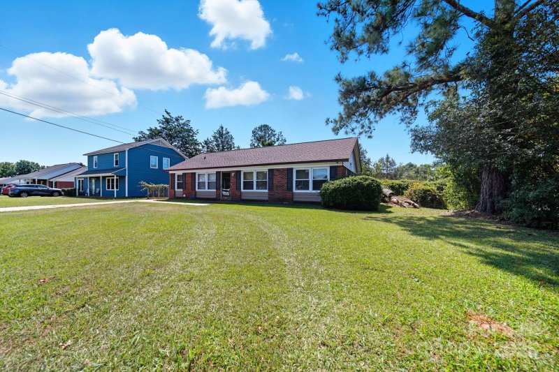 Property image 3 of 1104 Parkmont Lane in Southland Park, Rock Hill, SC 29730