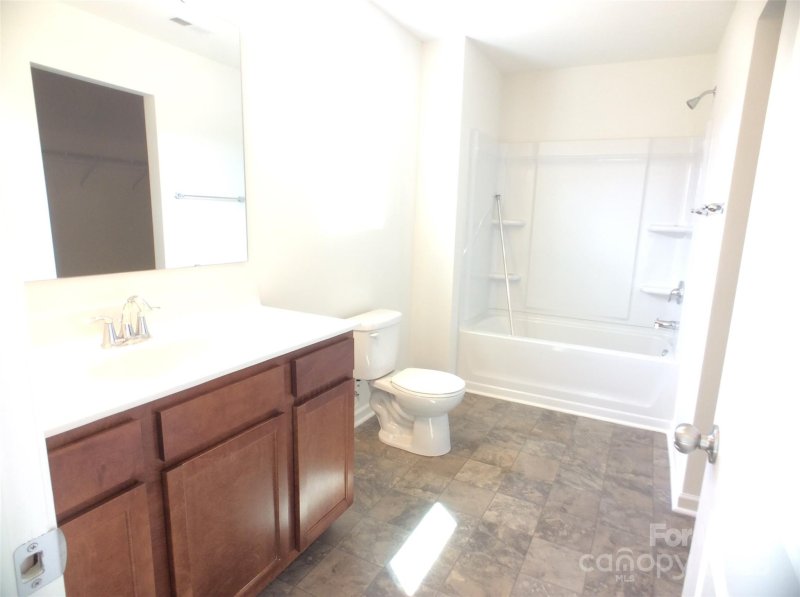 Property image 4 of 9503 Hanberry Boulevard in Villages At Back Creek, Charlotte, NC 28213