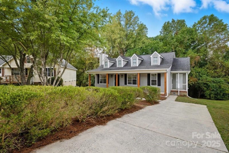 Property image 3 of 3807 Broomstraw Court in Glenwood Manor, Matthews, NC 28105