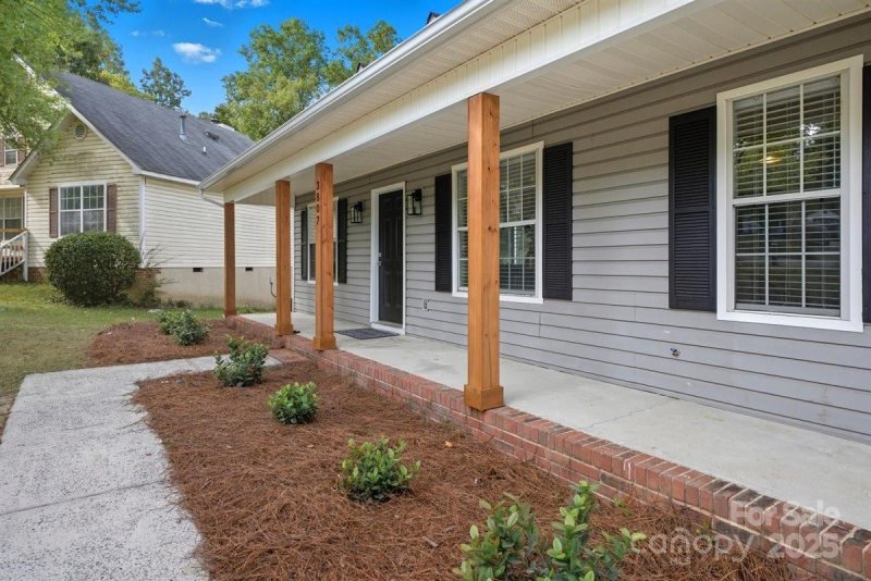 Property image 5 of 3807 Broomstraw Court in Glenwood Manor, Matthews, NC 28105