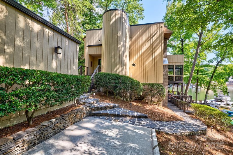Property image 3 at 131 Whispering Pines Drive, Lake Wylie, SC 29710