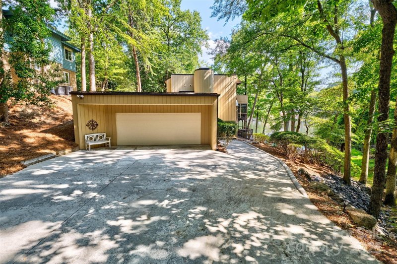 Property image 4 at 131 Whispering Pines Drive, Lake Wylie, SC 29710