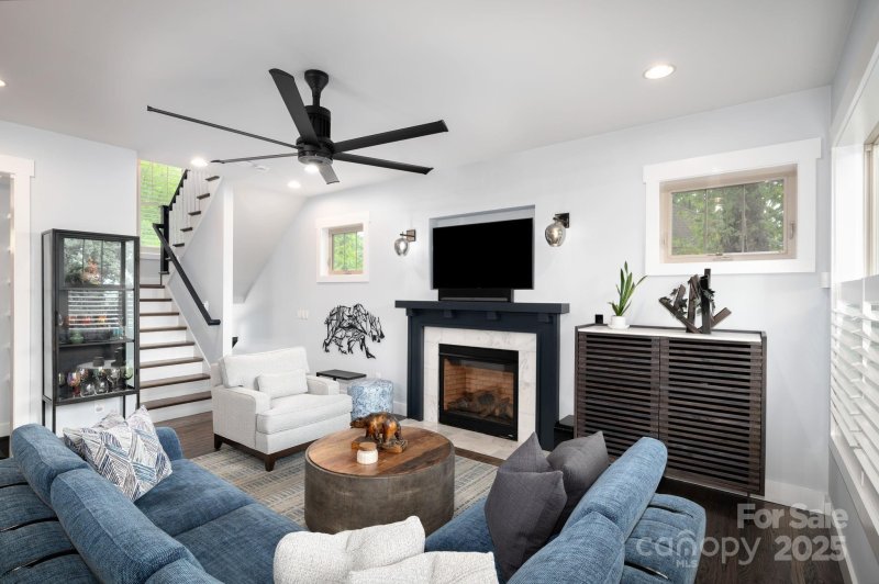 Property image 5 of 12 Sunset Drive in Sunset Park, Asheville, NC 28804