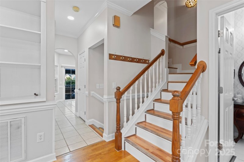 Property image 3 of 220 35th Avenue in Hunters Run, Hickory, NC 28601