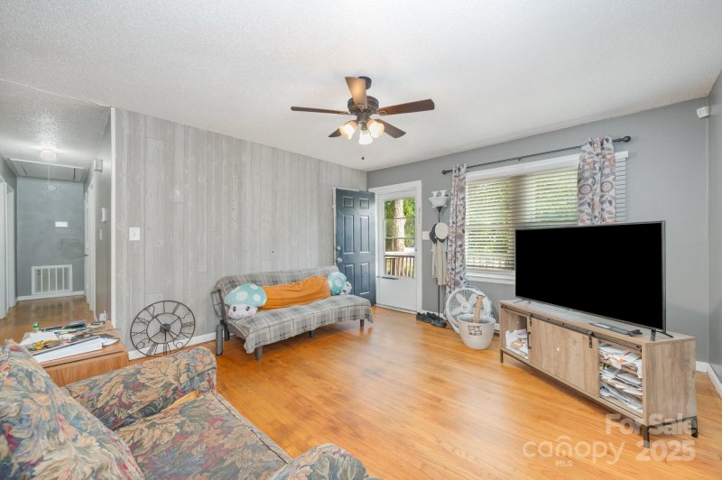 Property image 3 of 1527 Ellen Avenue in Catawba Terrace, Rock Hill, SC 29732