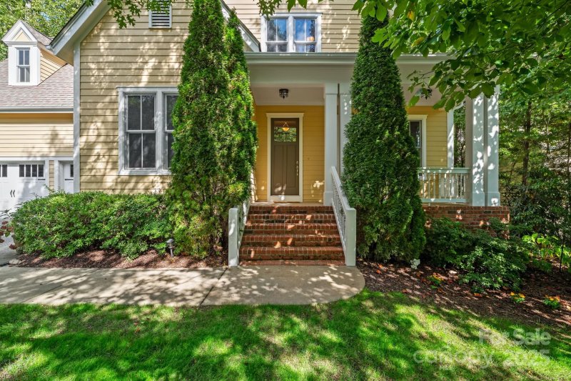 Property image 4 of 25 E Owl Creek Lane in Southcliff, Fairview, NC 28730