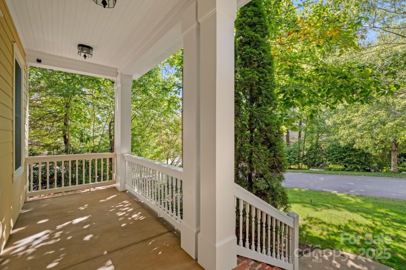 Property image 5 of 25 E Owl Creek Lane in Southcliff, Fairview, NC 28730