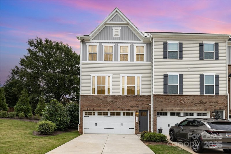 2523 Grantham Place Drive