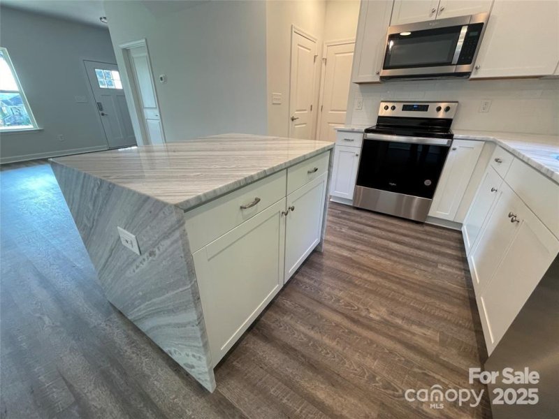 Property image 4 of 506 N Scruggs Street in Oakwood Park, Gastonia, NC 28052