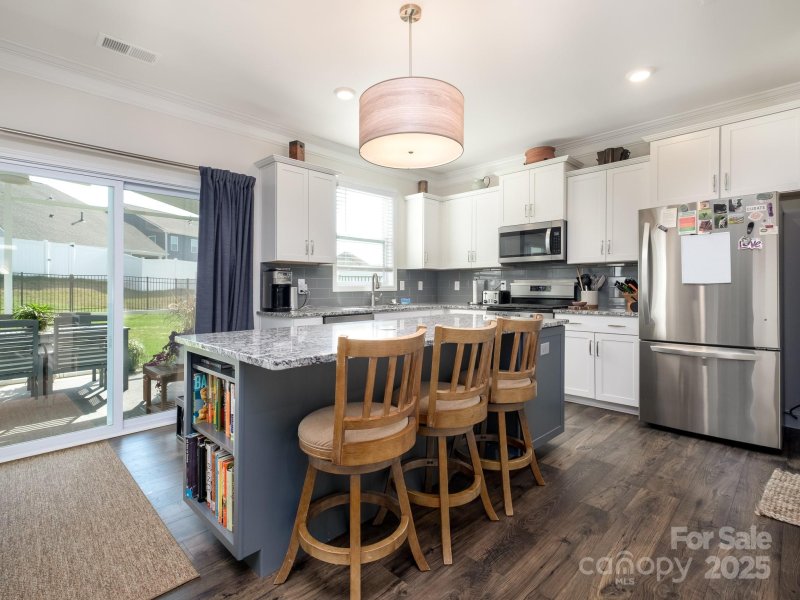 Property image 5 of 136 Thornberry Road in Cantrell Hills, Hendersonville, NC 28792