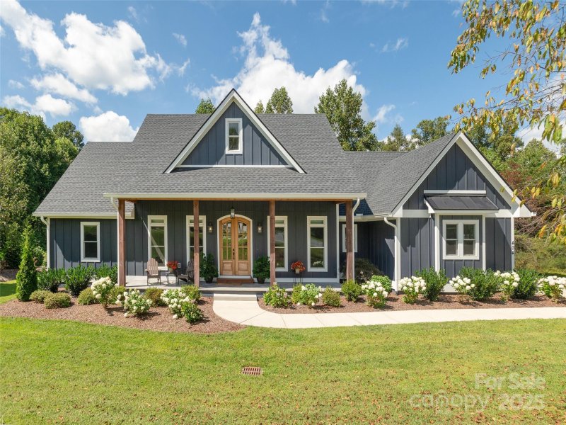 Property image 5 of 404 Summer Orchard Drive in Old Orchard, Hendersonville, NC 28792