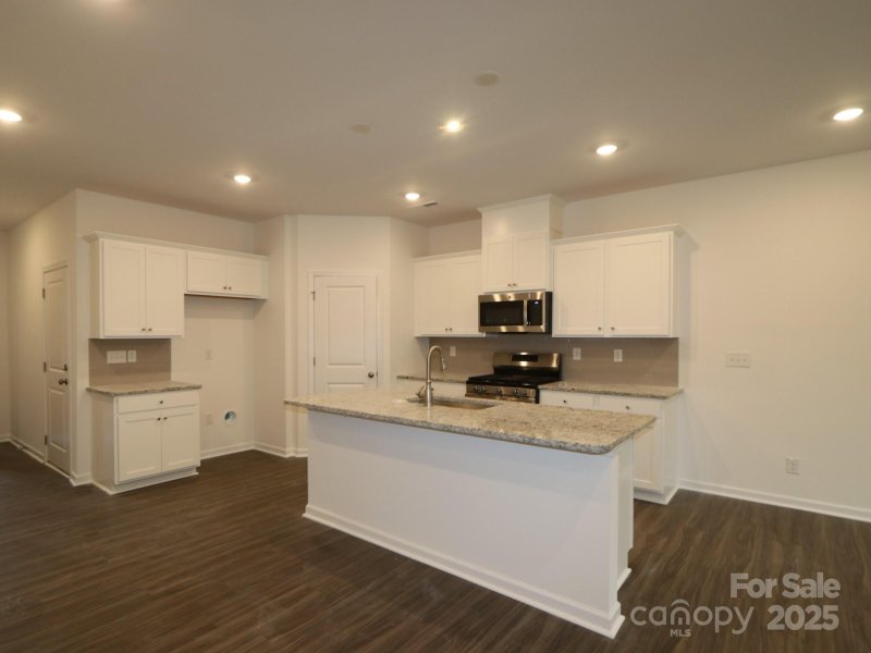 Property image 2 of 754 Kitfox Drive in Piper Landing, Concord, NC 28027