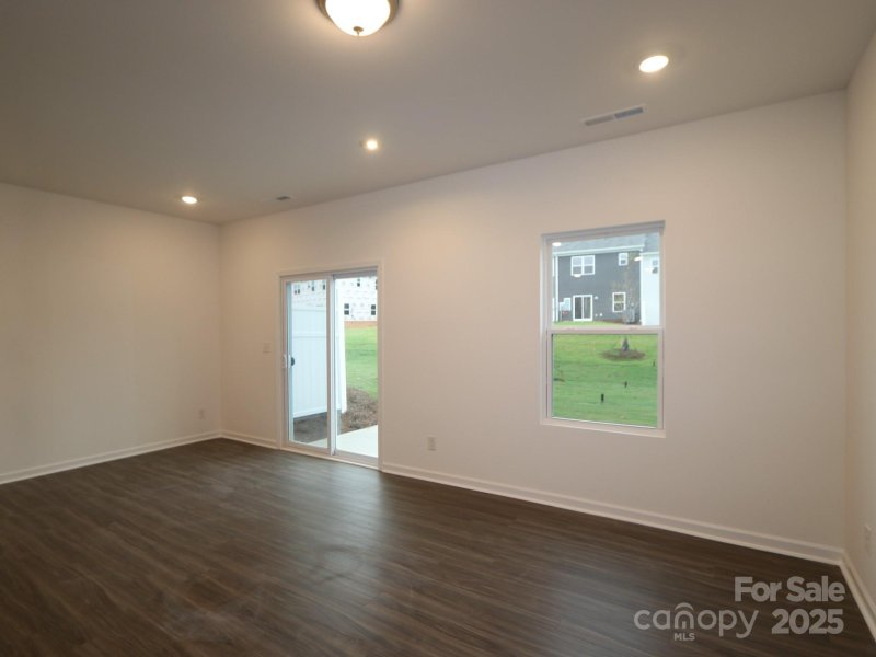 Property image 3 of 754 Kitfox Drive in Piper Landing, Concord, NC 28027