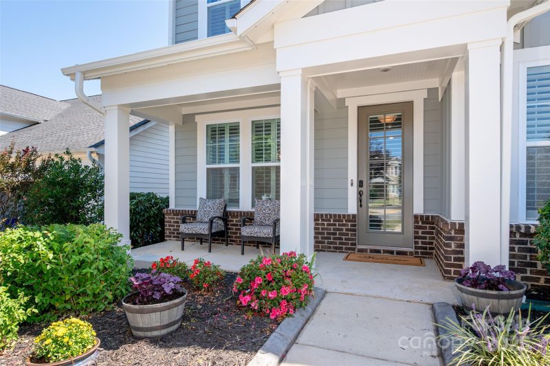 Property image 2 of 912 Elderberry Lane in Paddlers Cove, Clover, SC 29710