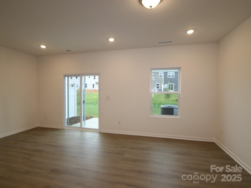 Property image 4 of 758 Kitfox Drive in Piper Landing, Concord, NC 28027