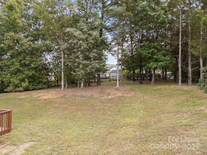 Property image 3 at 861 Loch Lomond Circle, Concord, NC 28025