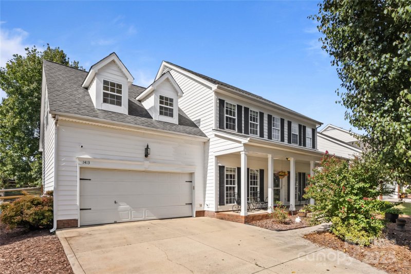 Property image 4 of 1413 Lockhart Place in Sheffield Manor, Concord, NC 28027