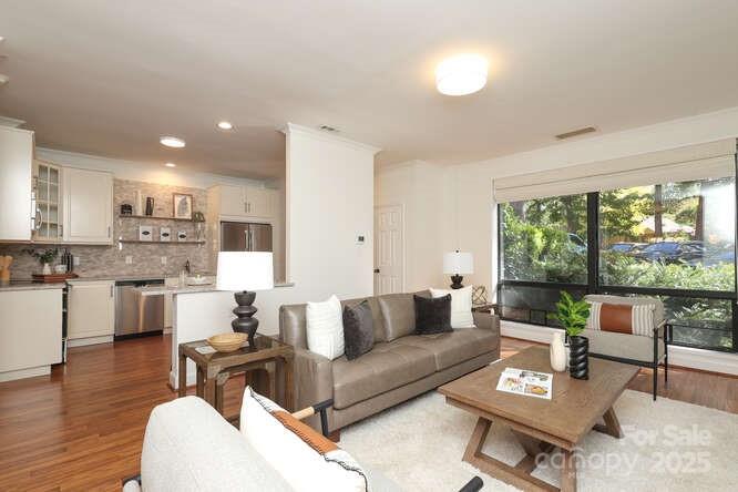 Property image 3 of 900 Cherokee Road in Eastover, Charlotte, NC 28207