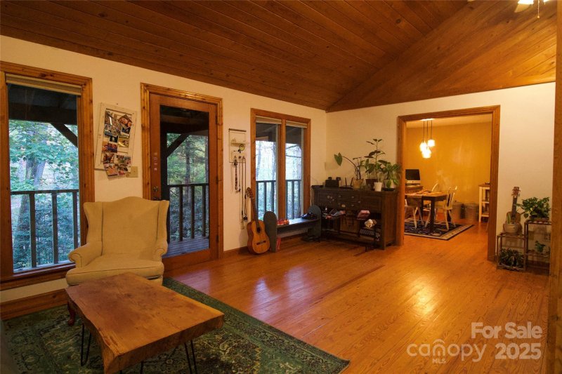Property image 3 of 15 Gold Creek Crossing in Treehaven, Black Mountain, NC 28711