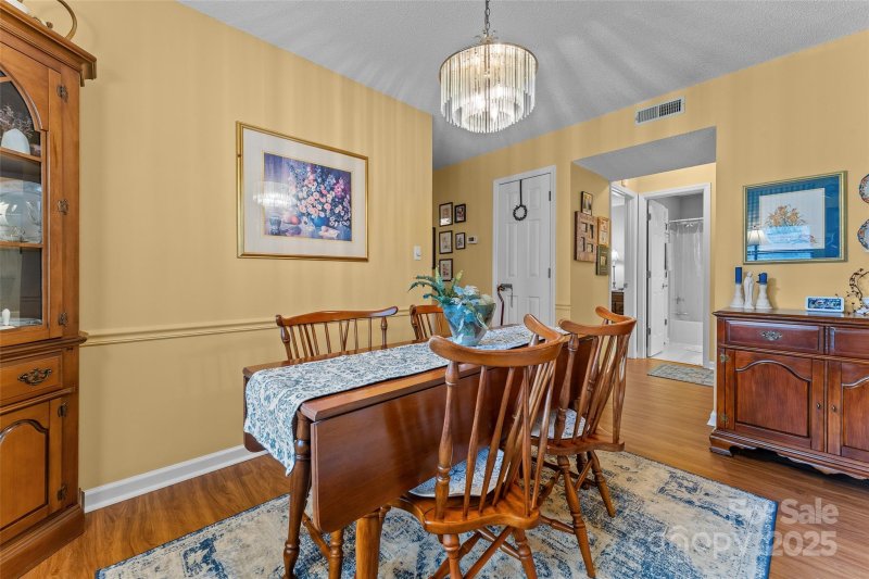 Property image 5 of 106 Abbey Circle in Cloisters, Asheville, NC 28805