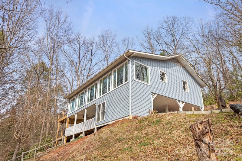 Property image 2 of 87 Medley Drive in Mountain Hideway Island, Waynesville, NC 28785