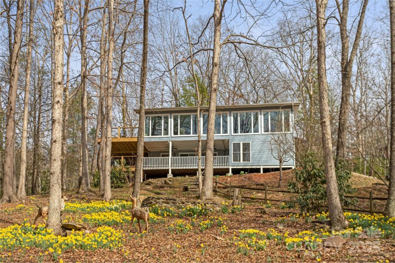 Property image 3 of 87 Medley Drive in Mountain Hideway Island, Waynesville, NC 28785