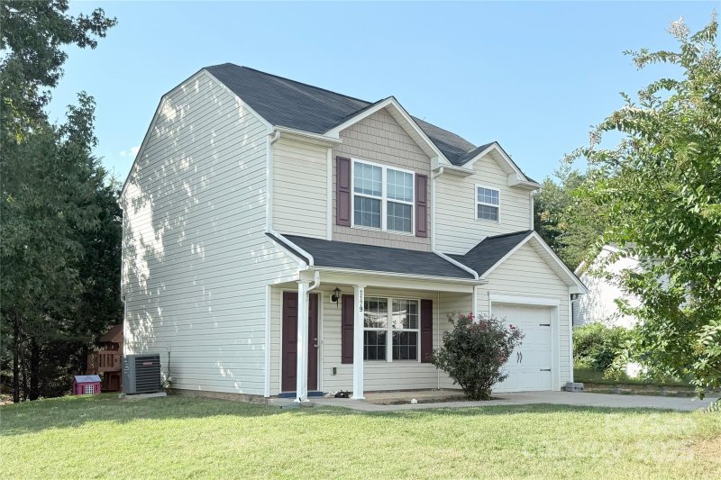 Property image 2 of 1179 Salvadore Court in Cherry Park, Gastonia, NC 28052