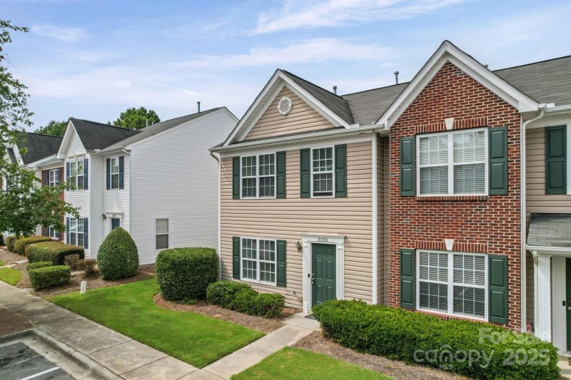 Property image 2 of 3220 Barons Court Road in Coventry, Charlotte, NC 28213