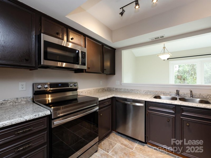 Property image 2 at 7811 Davinci Lane, Charlotte, NC 28226