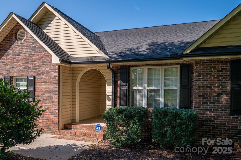 Property image 3 of 1751 Knights Drive in Cameron Heights, Denver, NC 28037