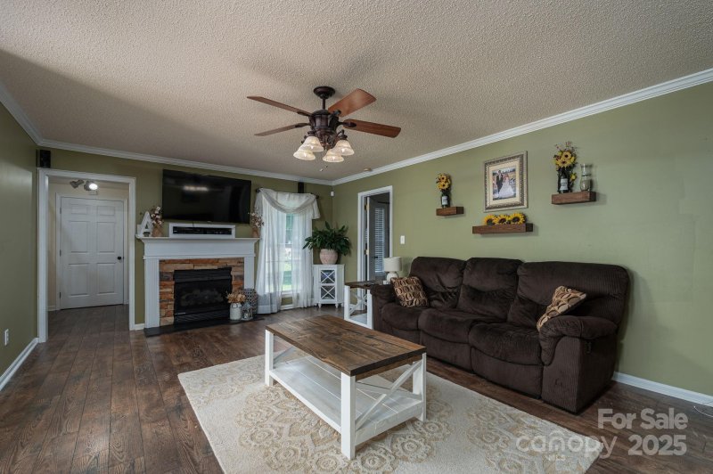 Property image 4 of 1751 Knights Drive in Cameron Heights, Denver, NC 28037