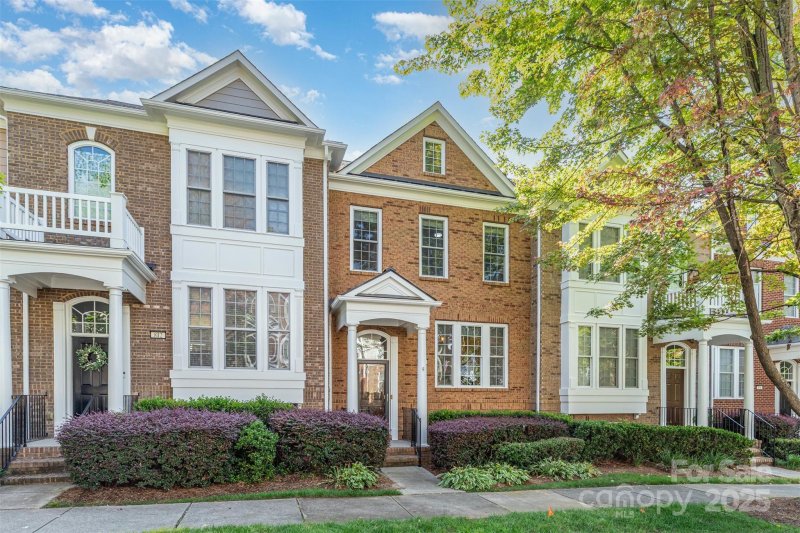 Property image 2 of 810 Granby Drive in Baxter Village, Fort Mill, SC 29708
