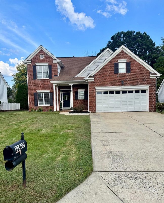 The Crossings, Charlotte Community