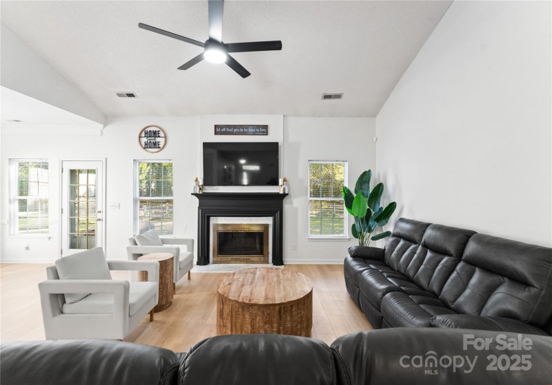 Property image 4 of 11403 Ridge Oak Drive in The Crossings, Charlotte, NC 28273
