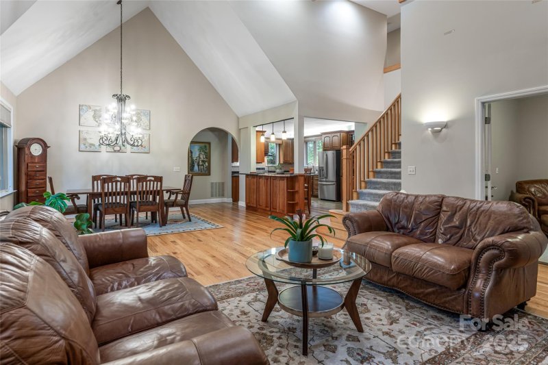 Property image 4 of 116 Hawk Ridge in Saddle Ridge, Asheville, NC 28804