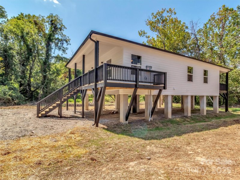 Property image 2 of 12 Whitson Road in Arco Gardens, Asheville, NC 28805