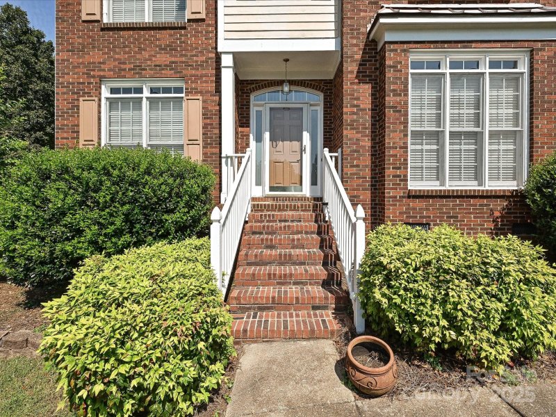 Property image 2 of 3104 Highgate Drive in Regent Park, Fort Mill, SC 29715