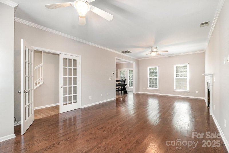 Property image 2 of 2510 Shady Reach Lane in Mt Isle Harbor, Charlotte, NC 28214