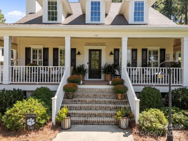 Property image 2 of 141 Yellow Jacket Circle in Craftsman Point, Mooresville, NC 28117