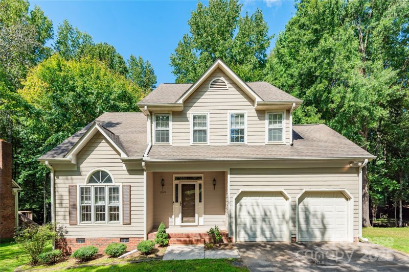 Property image 3 of 10024 Avon Farm Lane in Wellington, Charlotte, NC 28269