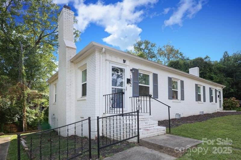 1820 1822 Kensington Drive