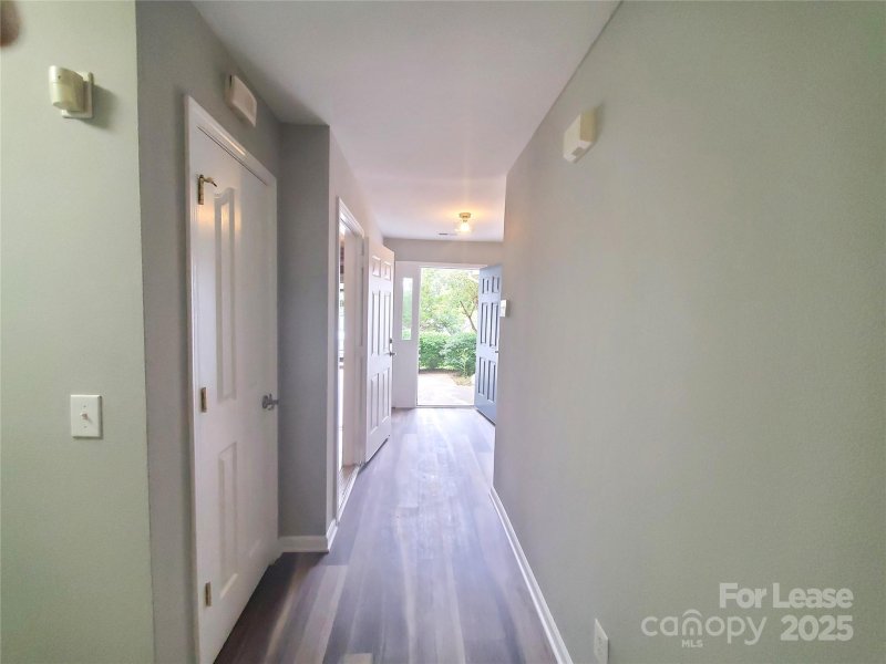 Property image 4 of 16029 Circlegreen Drive in Hamilton Green, Charlotte, NC 28273