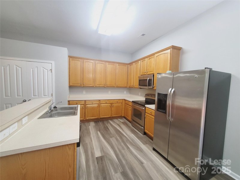 Property image 5 of 16029 Circlegreen Drive in Hamilton Green, Charlotte, NC 28273