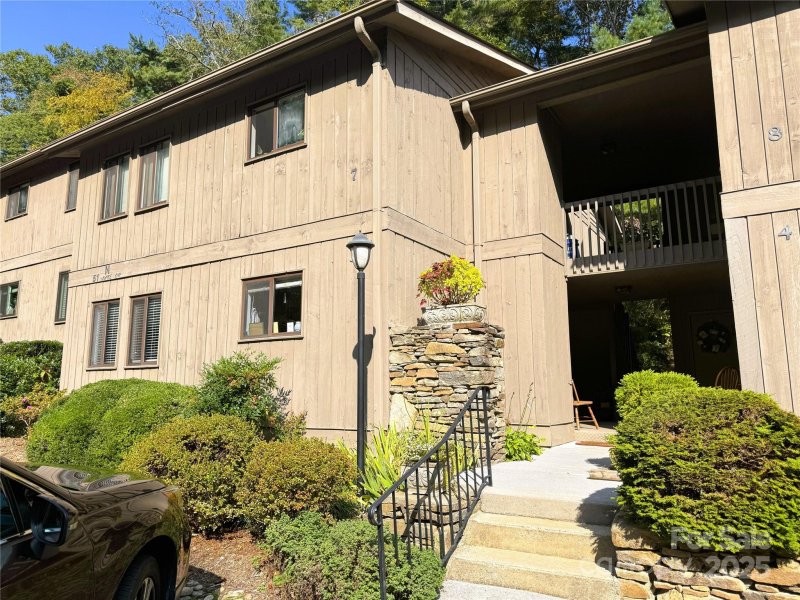 Property image 2 at 51 Lake Drive, Laurel Park, NC 28739